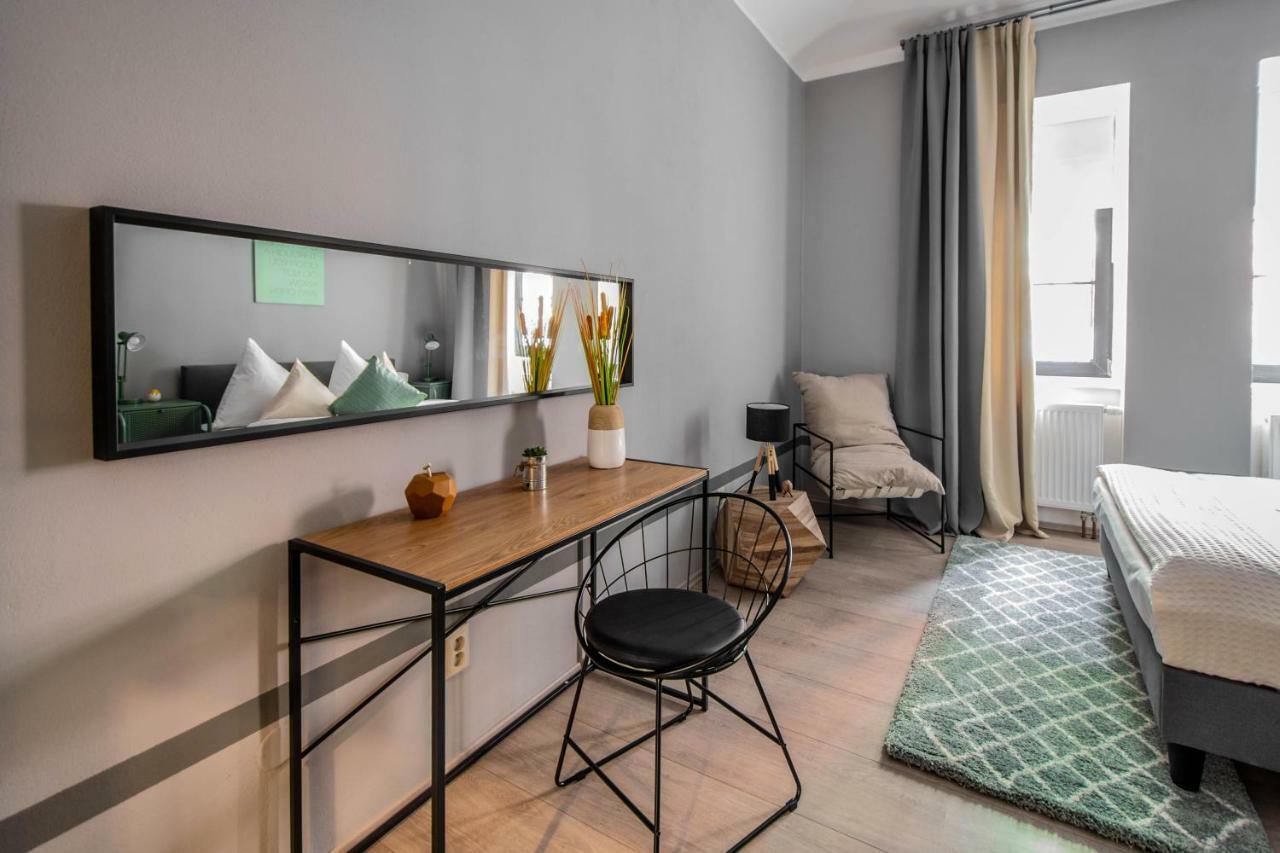 Stylish Close To Eden Garden Praha